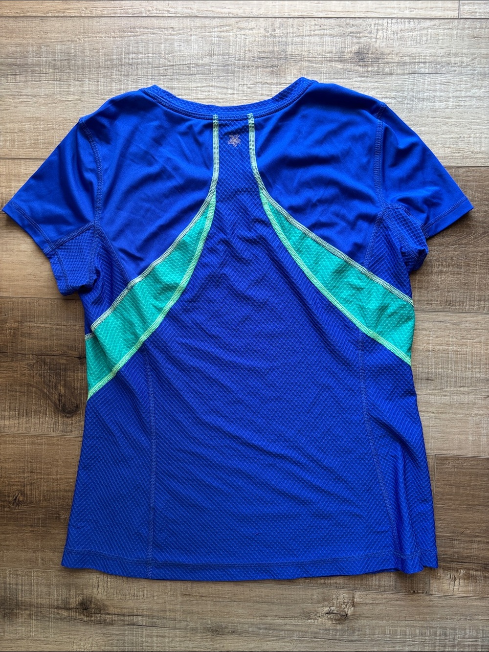 Women’s Blue Athletic Tee with Teal Accents Large - Picture 3 of 3